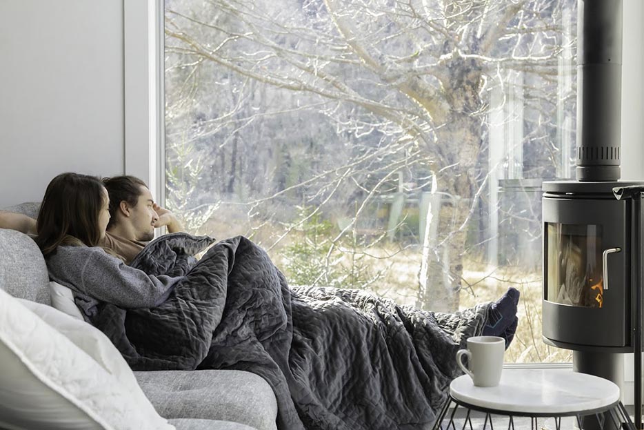 using weighted blanket on cold day